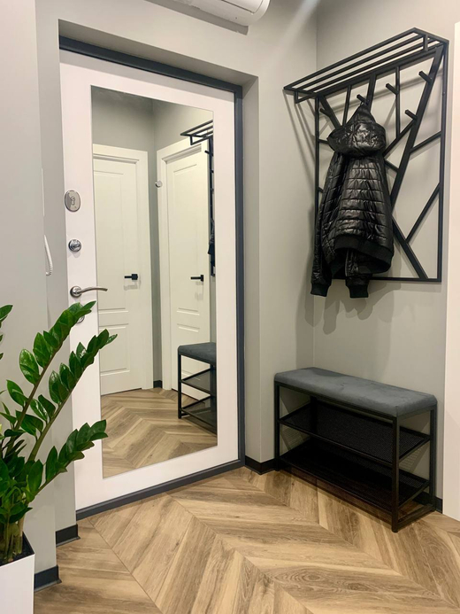 Зеркало на входную дверь с отверстием под глазок ПИК