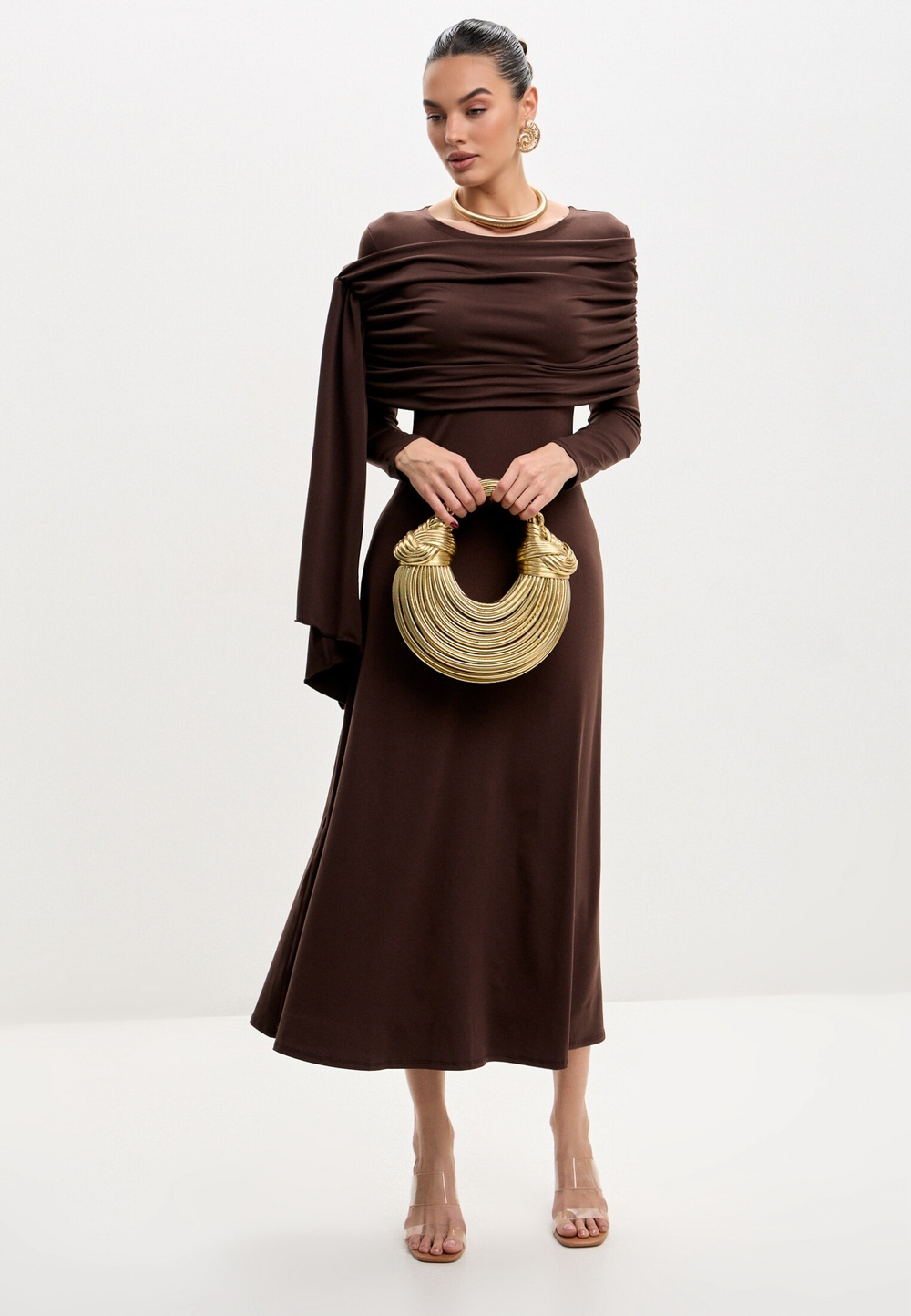 Платье с накидкой