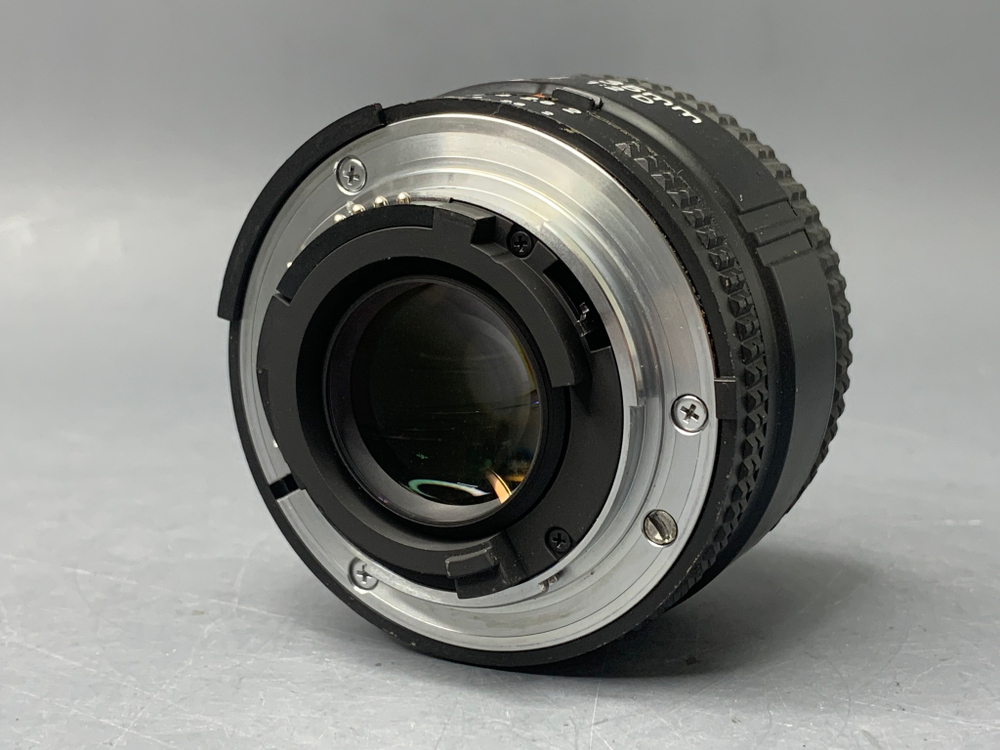 Nikon 35mm 2D AF Nikkor