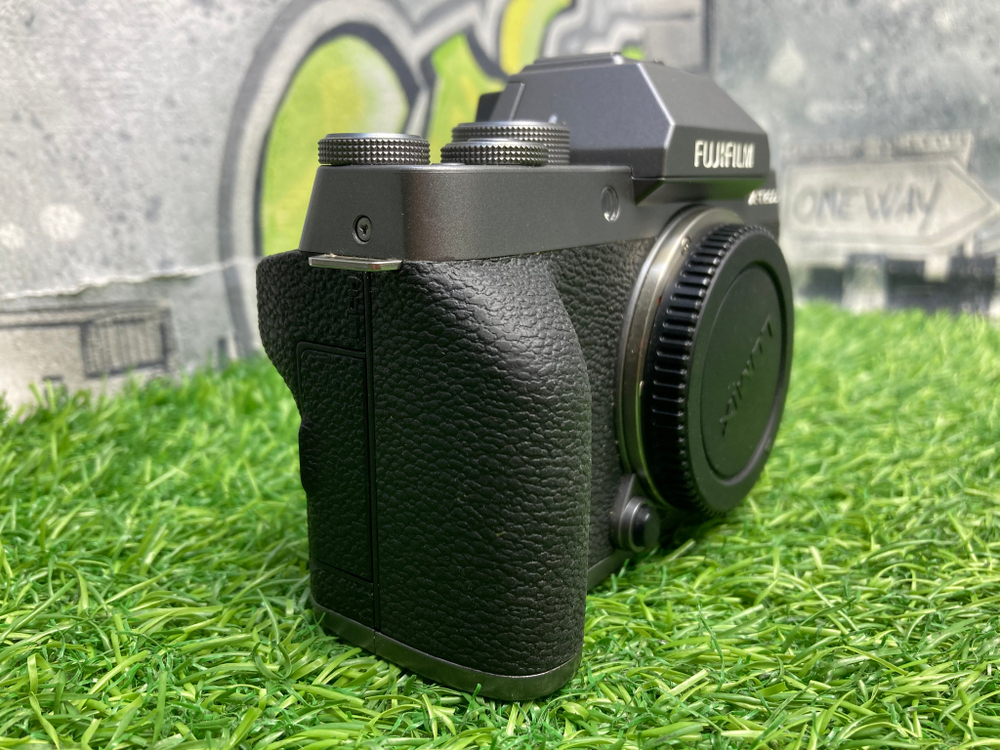 FujiFilm X-T200