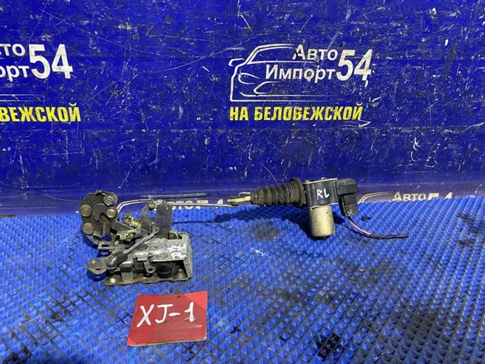 Замок двери задней левой JEEP cherokee 1992