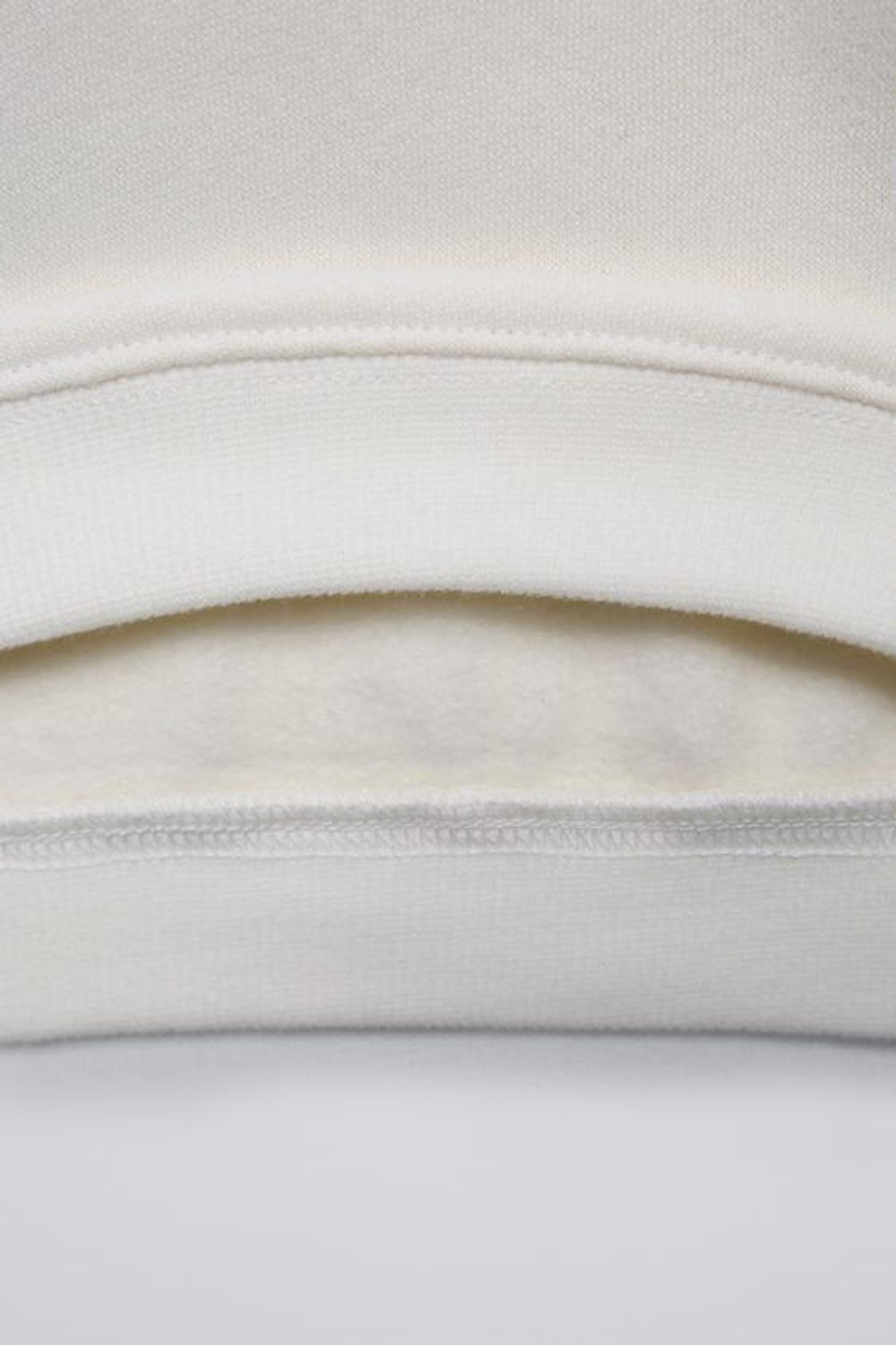 ZARA ТОЛСТОВКА С ПРИНТОМ «ЧЕЛОВЕК-ПАУК» © MARVEL, ЦВЕТ ЛЬДА