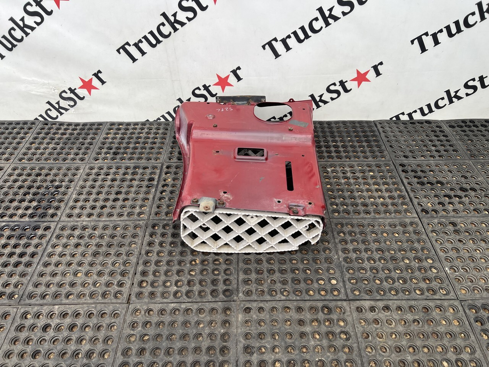 Корпус подножек левый