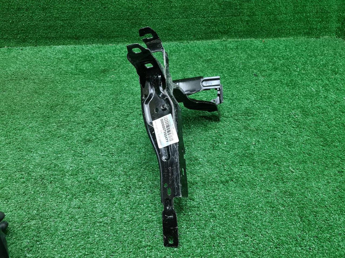 Кронштейн фары правый BMW 3er G20 (2018-н.в.)