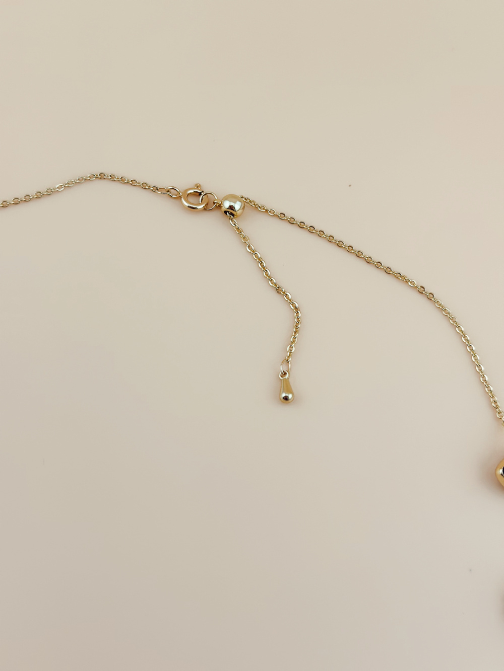 Колье с кристаллами и перламутром