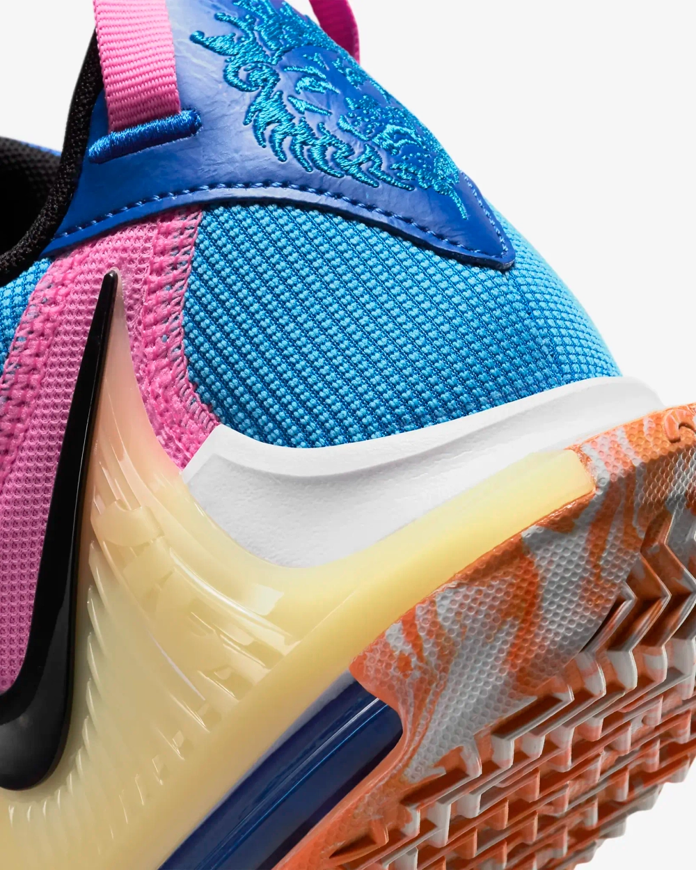Кроссовки LEBRON WITNESS VII EP  (HYPER ROYAL/BLACK ROYAL HYPER/BLANGNOR)