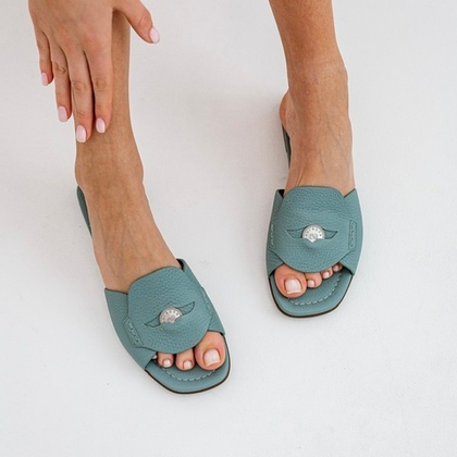 Шлепанцы из натуральной кожи