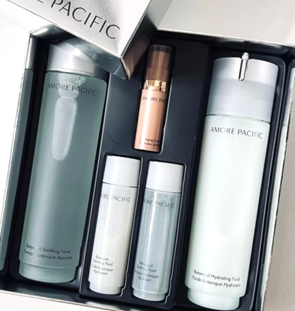 Набор уходовый увлажняющий AMORE PACIFIC Botanical Essential set.