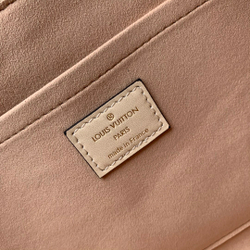 Louis Vuitton On My Side MM