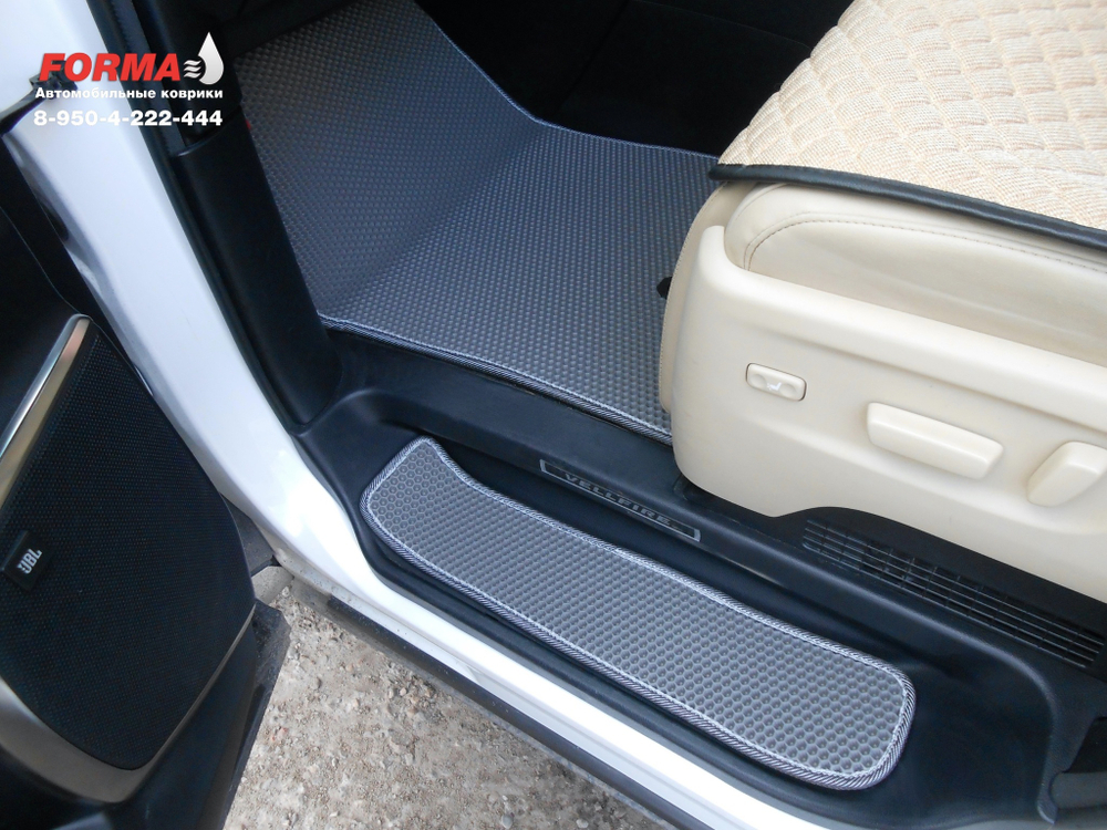 Toyota Vellfire H30 (01.2015 - н.в.) HYBRID, комплектация с капитанскими креслами