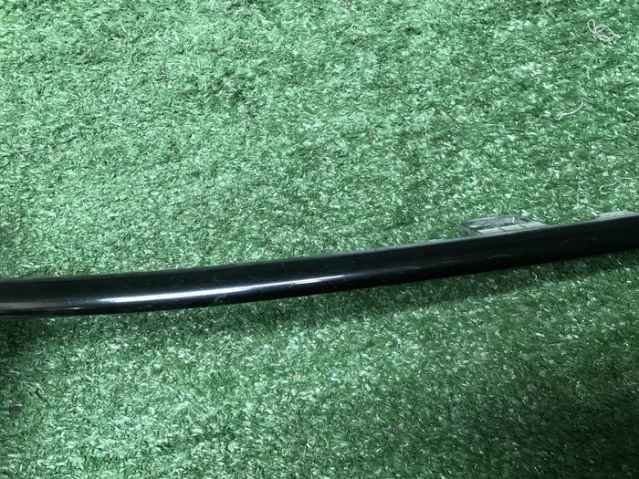 Молдинг переднего бампера правый Lixiang L9 22-нв