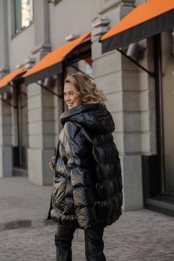 Куртка с капюшоном под пояс