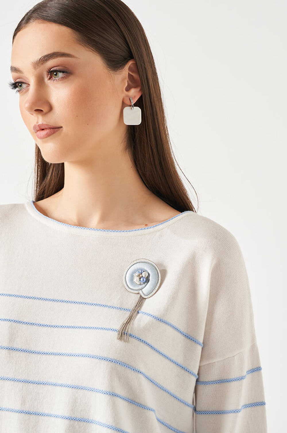 8364 Брошь (голубой)