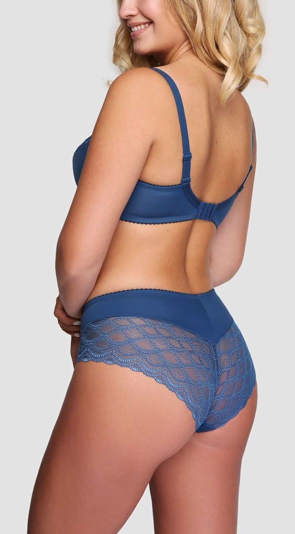 Классические трусики-слипы с кружевными вставками по бокам (Размер: 50) (Цвет: синий)