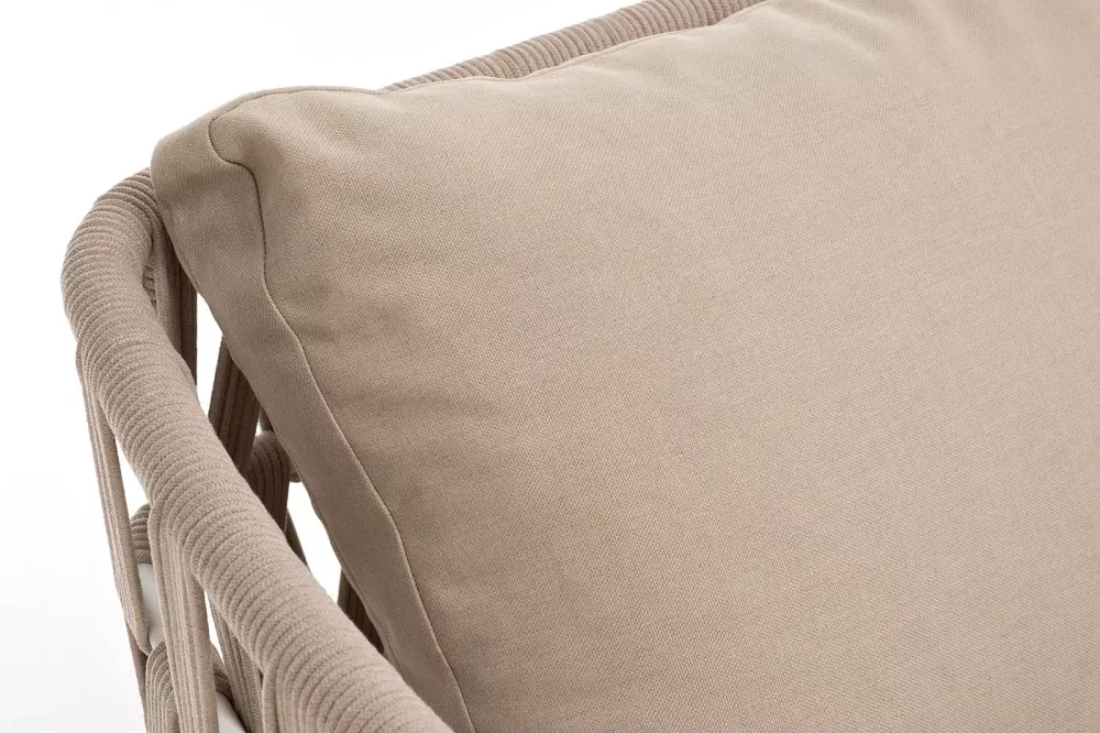 "Диего" диван 2-местный плетеный из роупа, каркас алюминий белый муар, роуп бежевый круглый, ткань бежевая 15052