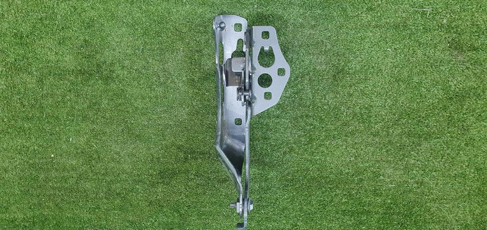 Петля капота левая Mercedes GLC X253 (2015-2022)