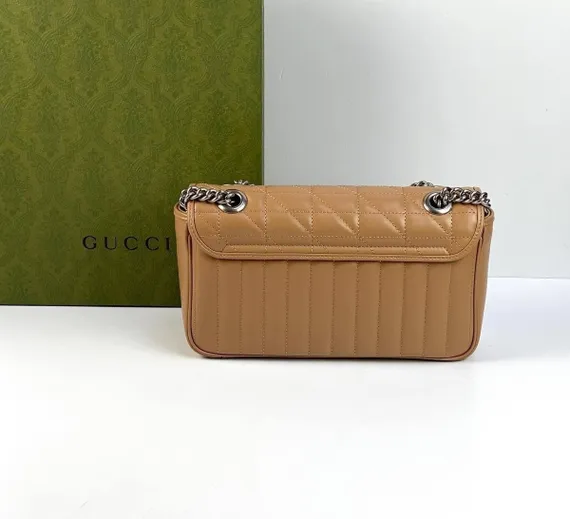 Сумка на плечо Gucci GG Marmont маленького размера розовый