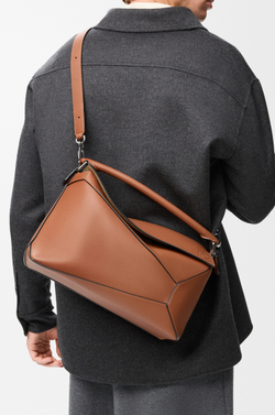 Loewe Большая сумка Puzzle Edge из классической телячьей кожи, коричневый