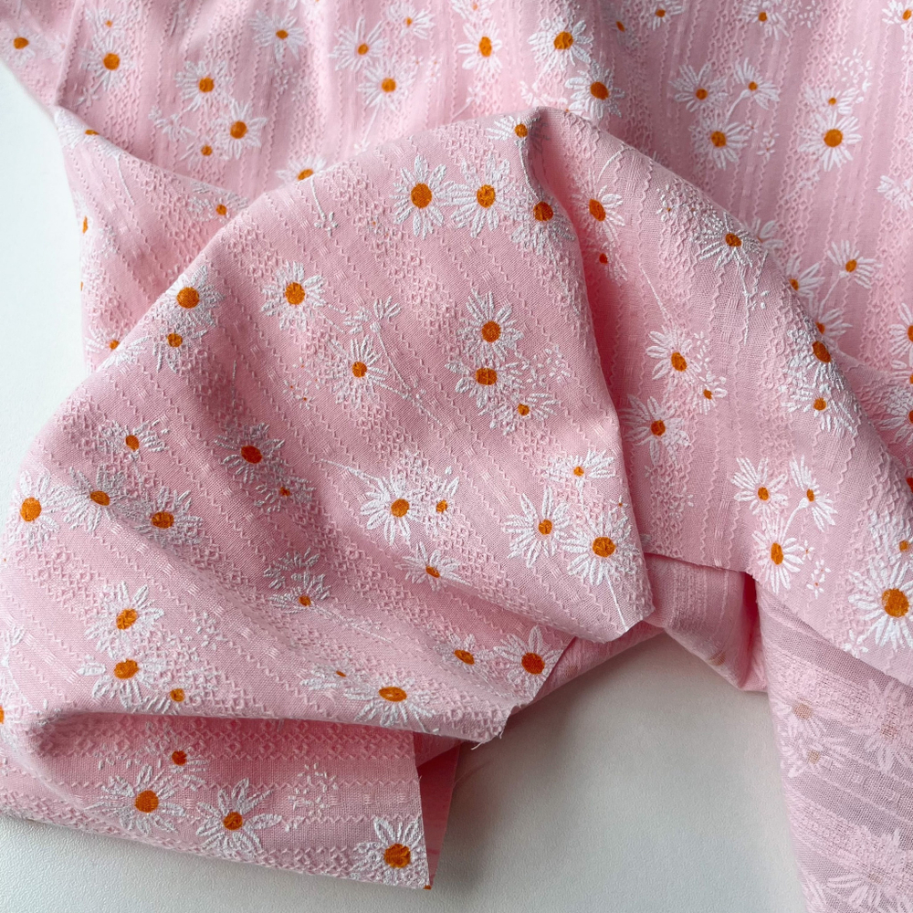 Фактурный хлопок Ромашки на розовом фоне