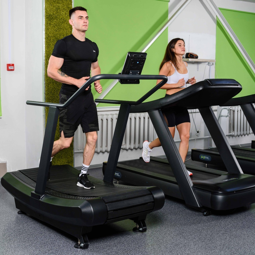 Профессиональная изогнутая беговая дорожка DHZ А-7000