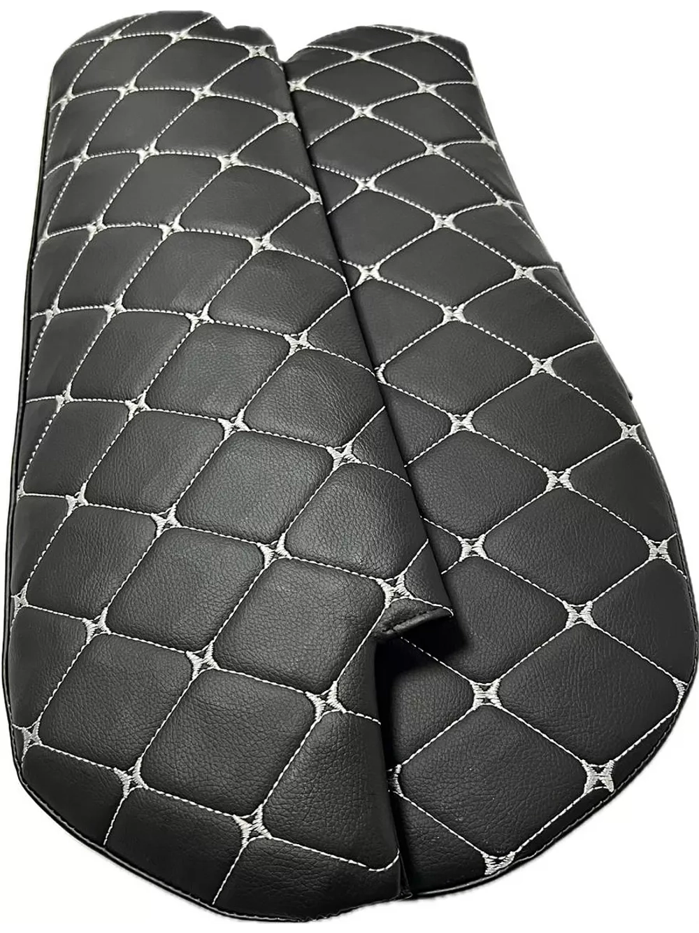 Чехлы на козырьки Волга 3110, 31105 (белая нить Бабочка)