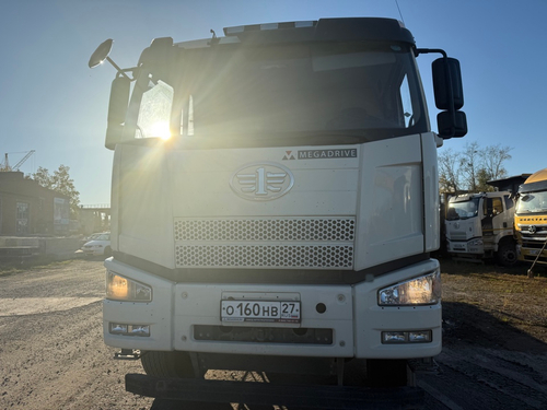 Айсин W0* на шасси FAW CA 3250 6x4 Бортовой с КМУ W0K00 (Дизельный, 8,6 л, 375 л.с., МТ)