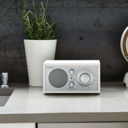 Tivoli Model One BT White/Silver — радиоприемник с Bluetooth