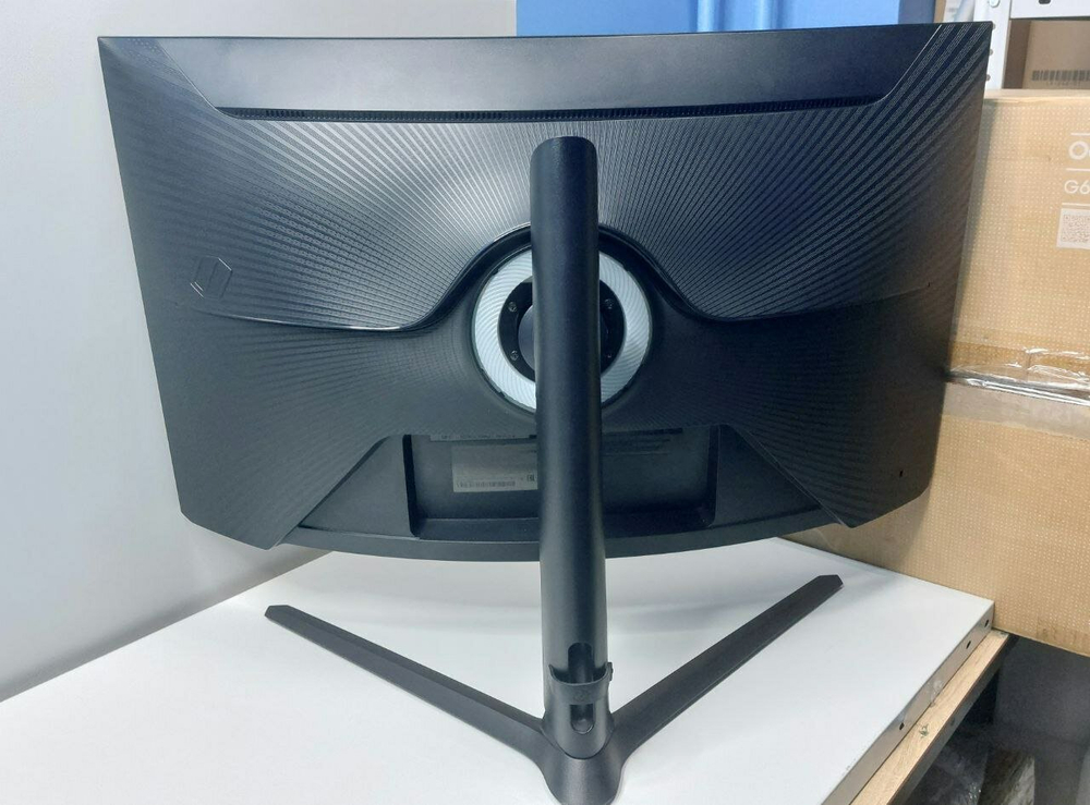 Монитор Samsung Odyssey G6 S32BG650EI VA WQ черный. не большой скол на матрице