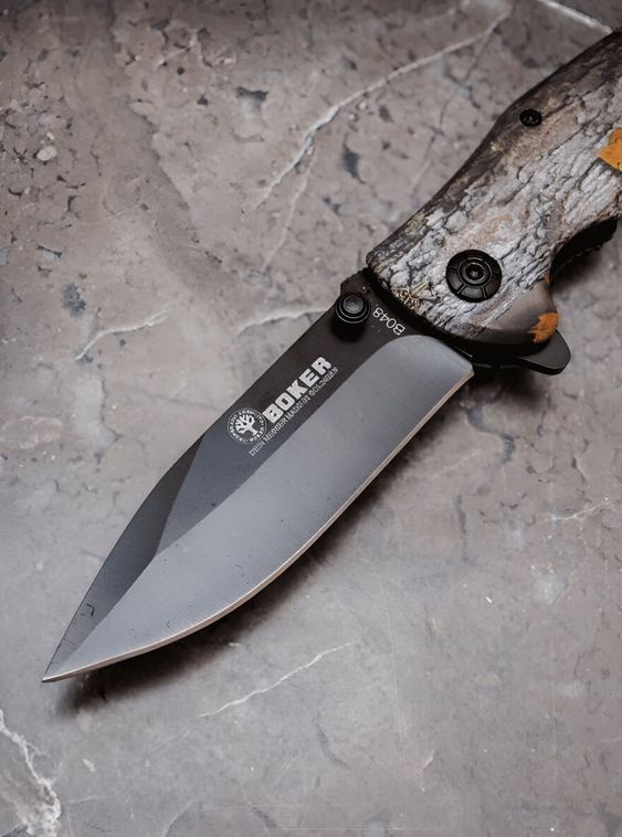 Выкидной нож тактический BOKER Коричневый рисунок под дерево