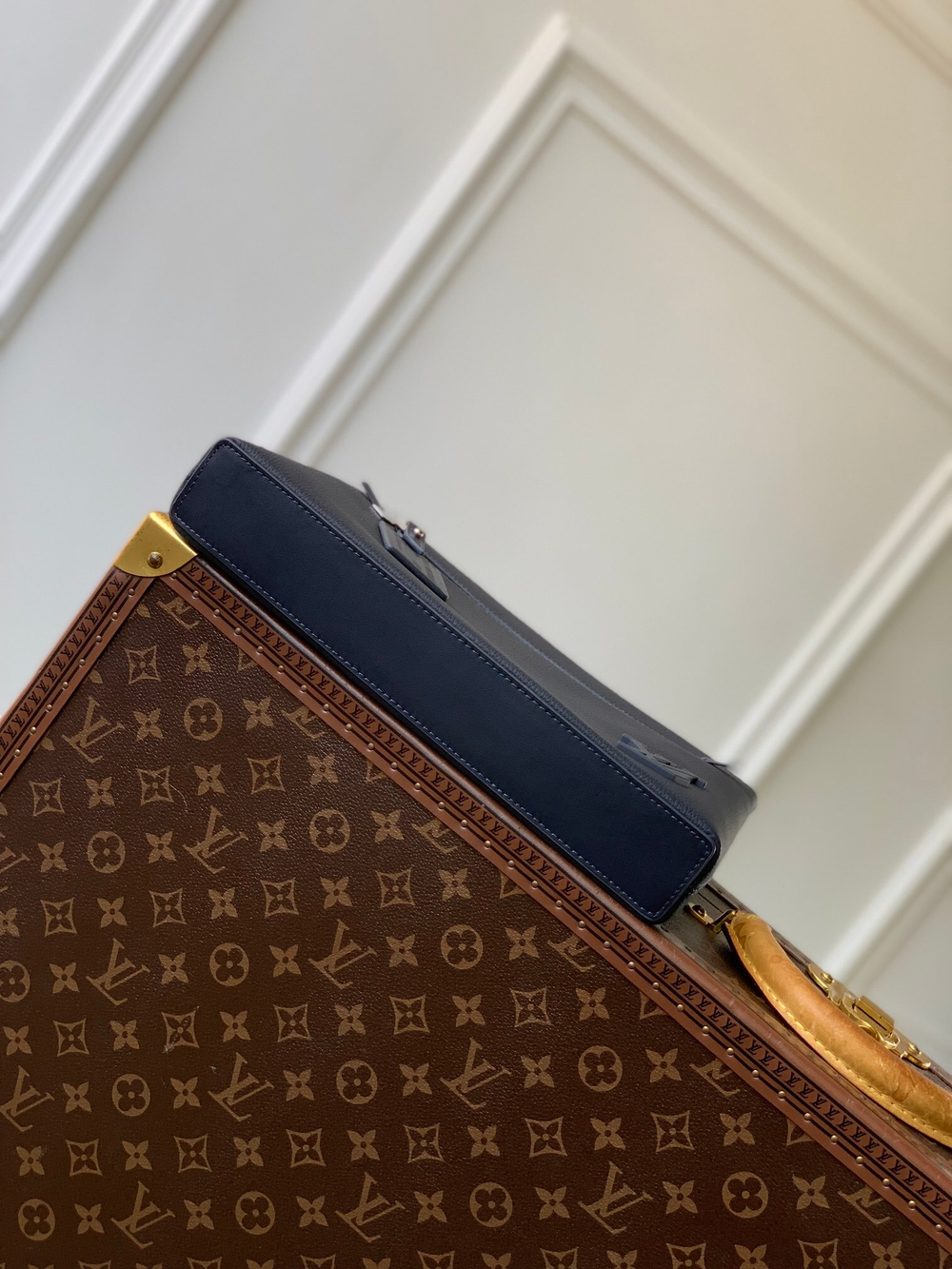 Louis Vuitton Takeoff Pouch