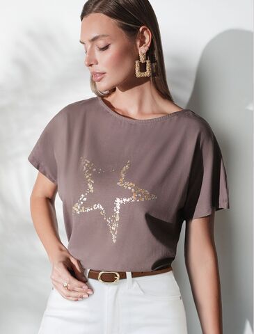 Нарядная футболка с блестящим принтом  D49.133 (131366)