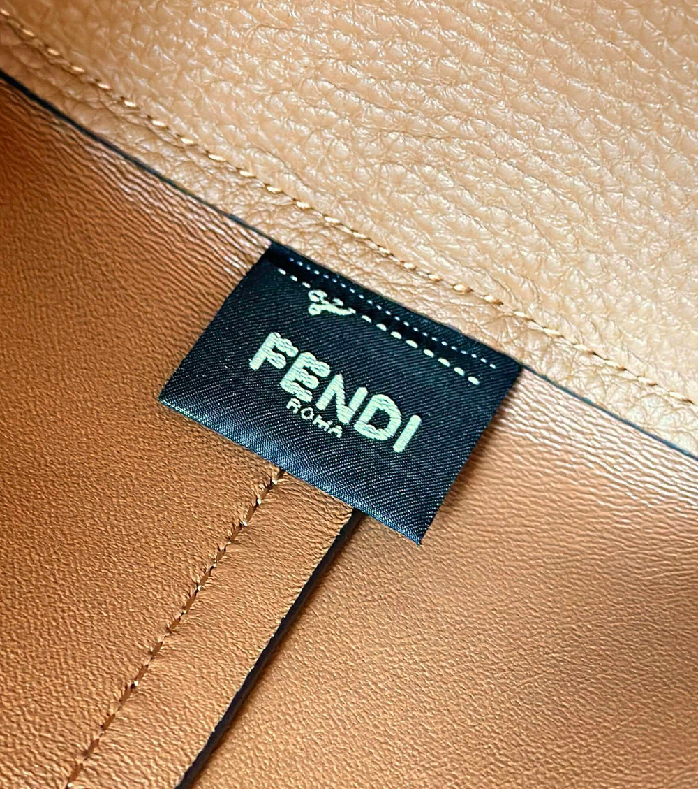 Fendi By The Way Selleria Medium 29 cm