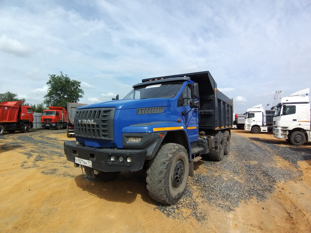 ПРОИЗВОДСТВЕННАЯ КОМПАНИЯ УНИВЕРСАЛЬНОЙ СПЕЦТЕХНИКИ 4679* на шасси Ural NEXT 5557 6x6 Самосвал 4679G