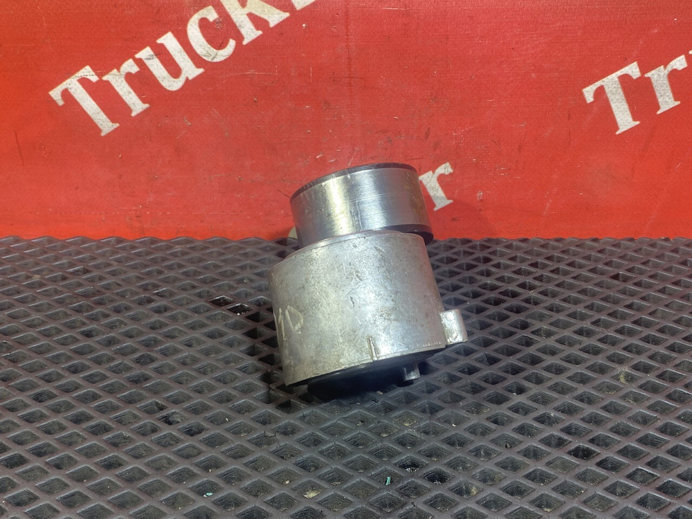 Ролик натяжитель приводного ремня