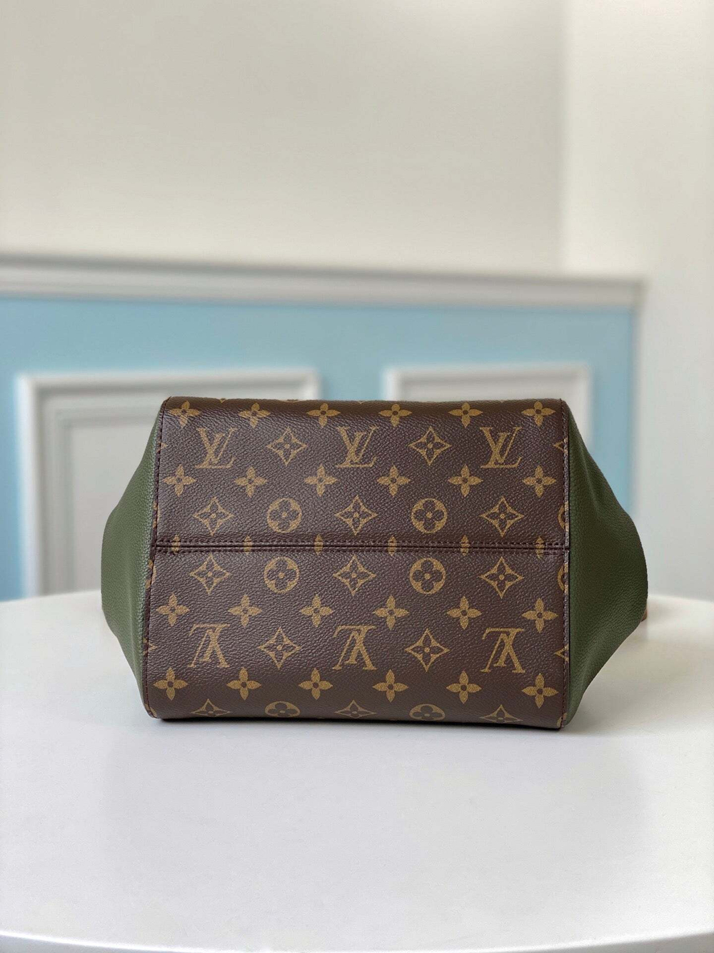 Louis Vuitton Fold Tote MM