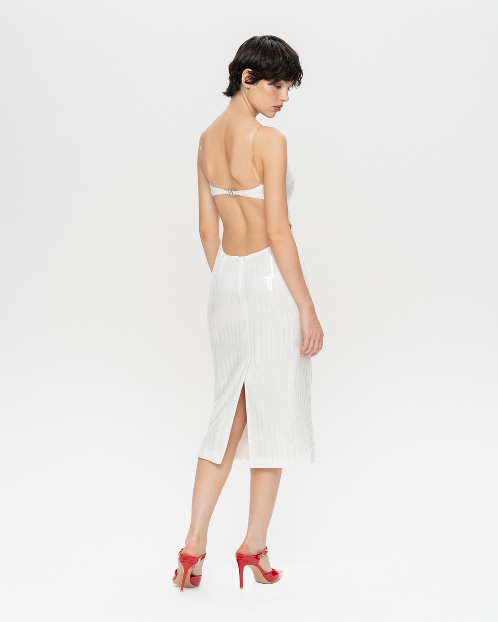 Платье миди из пайеток с открытой спиной