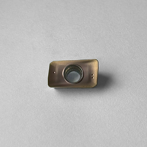 APMT1135PDER FE2330Y  Пластина фрезерная