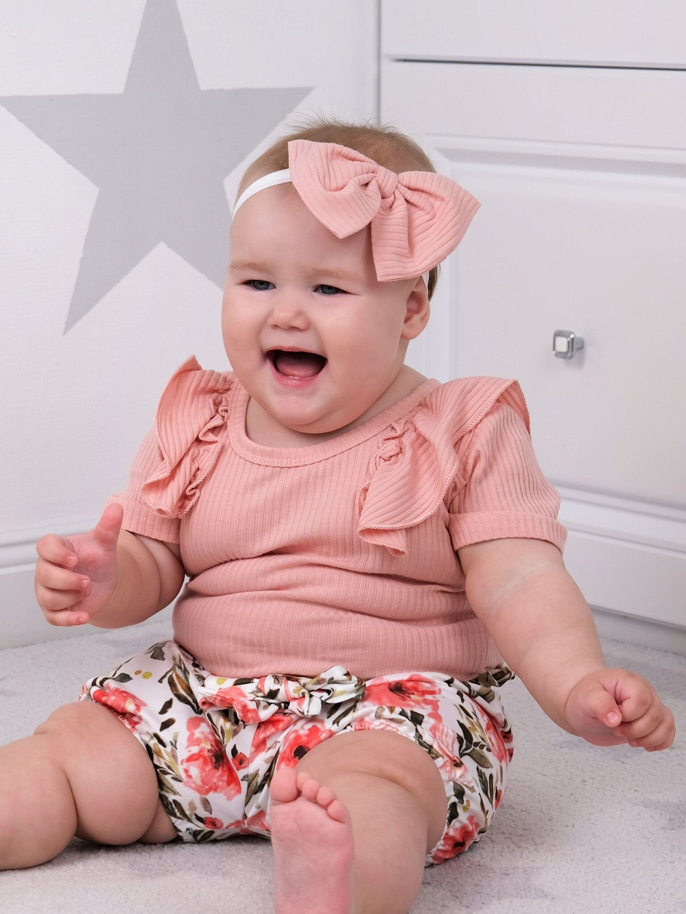 Летний костюм для девочки нарядный