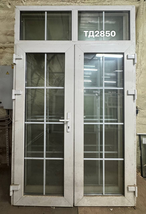 Дверь Пластиковая Б/У Входная 255 (207) (в) х 157(ш)