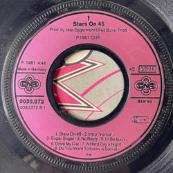 Винтажная виниловая пластинка 7 дюймов (маленькая пластинка) Stars On 45 (Германия 1981)