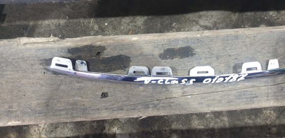 Молдинг решетки переднего бампера правый Mercedes V-Class (W447) 14-нв Б/У Оригинал A4478851800