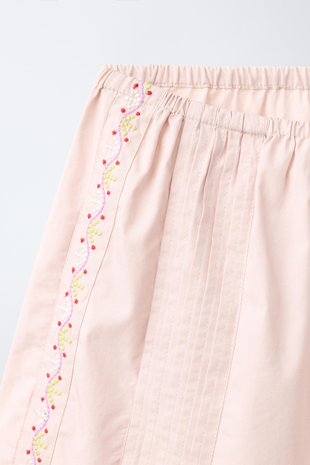 ZARA ПИЖАМА С ВЫШИВКОЙ И БРЕТЕЛЯМИ, ЦВЕТ РОЗОВОГО ДЕРЕВА