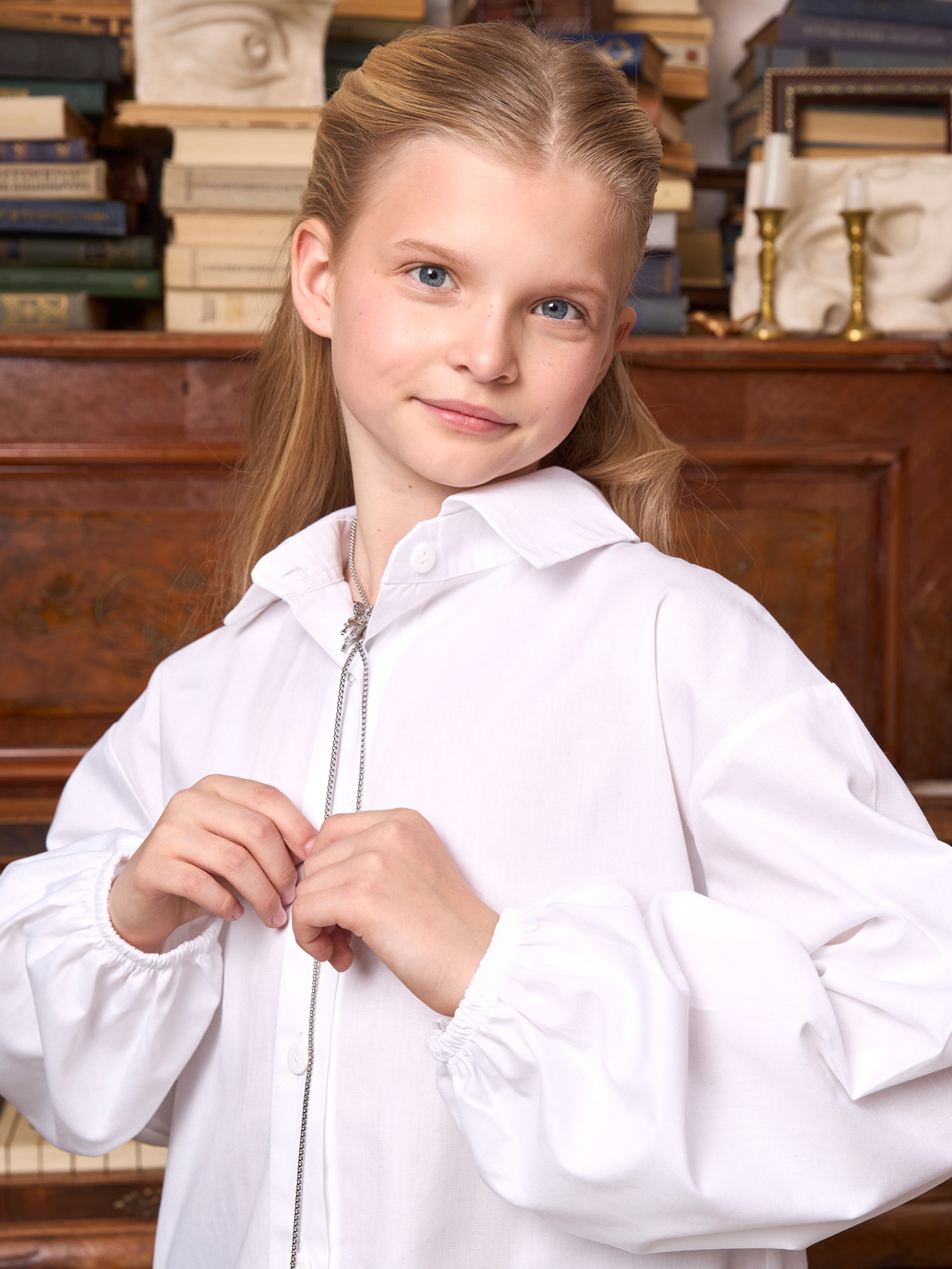 Рубашка для девочки белая с бантом на спине