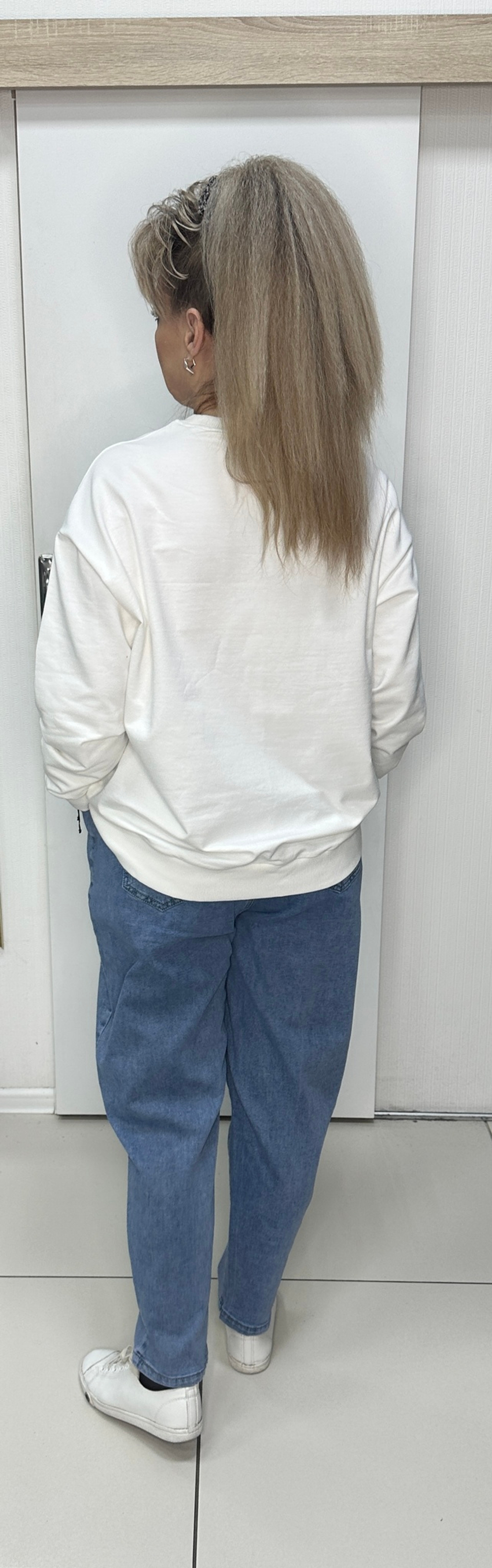 Свитшот-толстовка белая с цветными туканами