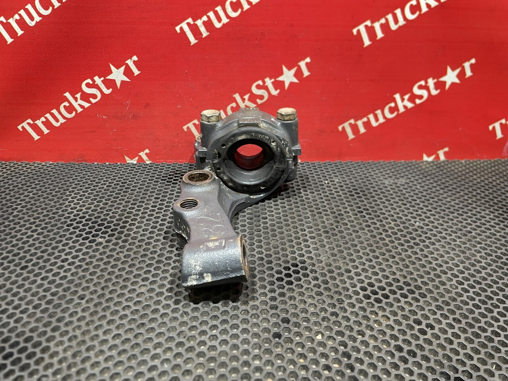 Кронштейн амортизатора нижний левый 2021г