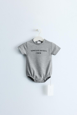 ZARA TIMELESS — БОДИ С ТЕКСТОВЫМ ПРИНТОМ, СЕРЫЙ
