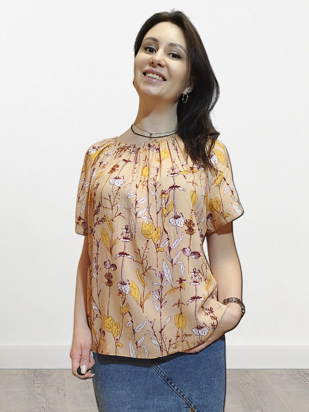 111 Джемпер женский штапель листья на бежевом (60)