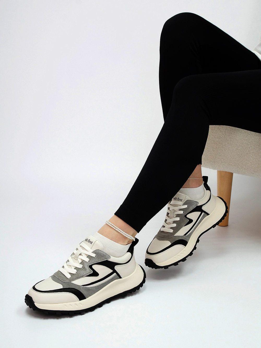 Кроссовки женские демисезонные