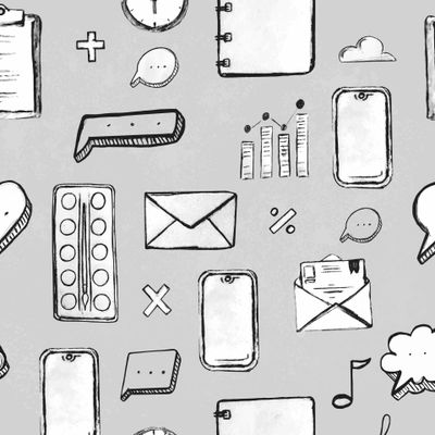 Канцелярские товары для учебы, бизнеса на сером фоне