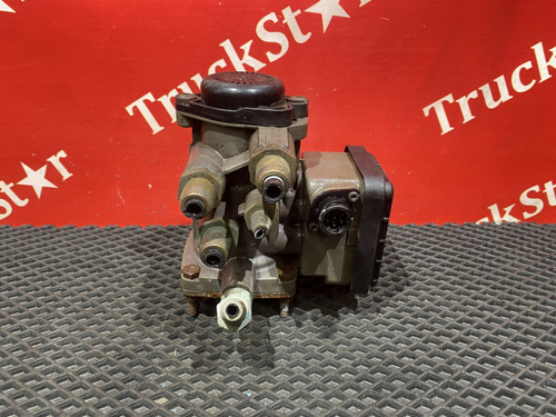 Кран управления тормозами прицепа